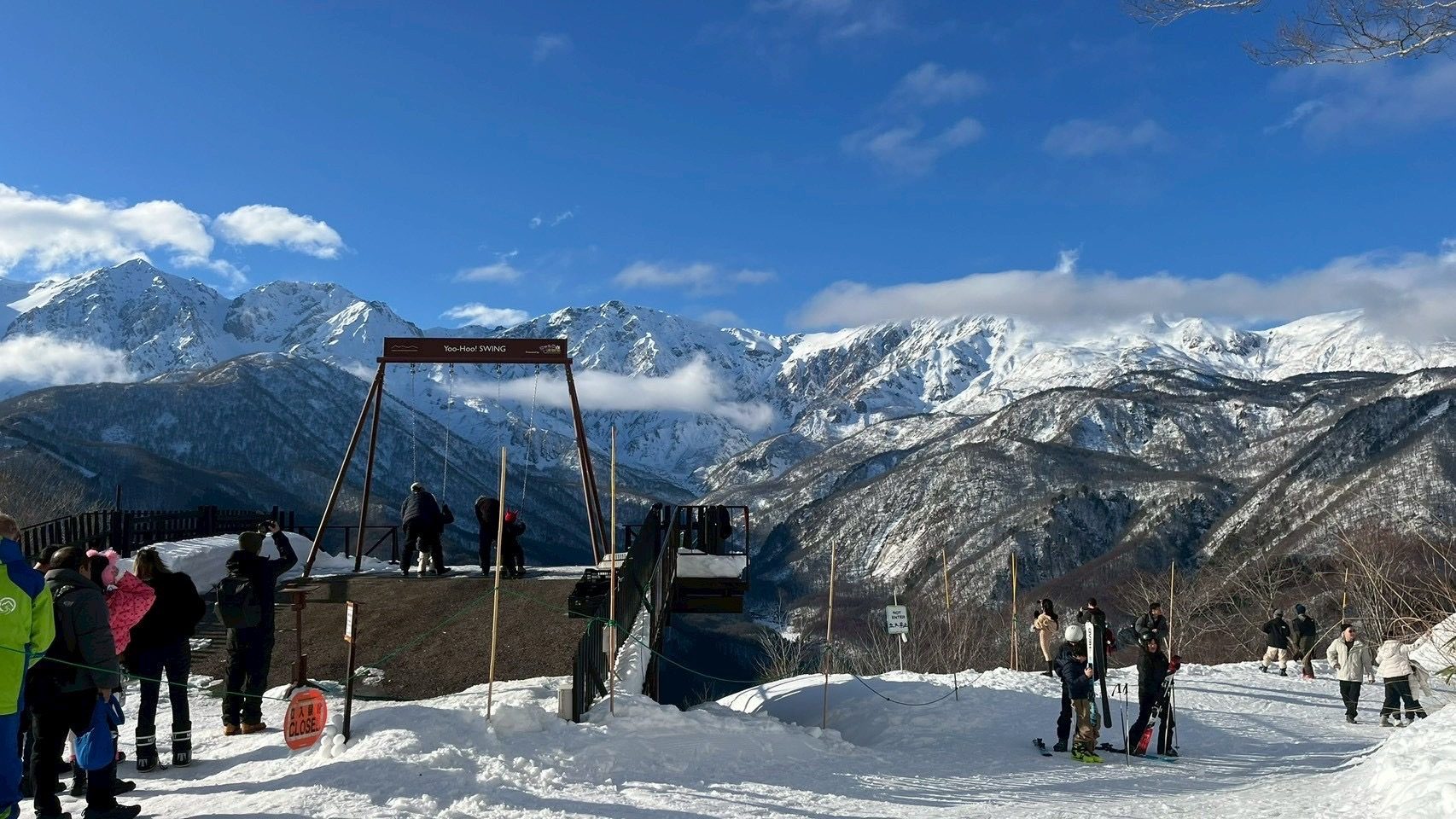白馬岩岳山頂的 Yoo-Hoo! SWING 鞦韆，眺望北阿爾卑斯雪山